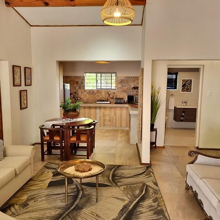 Hotel The Coral Tree à Mbombela Extérieur photo