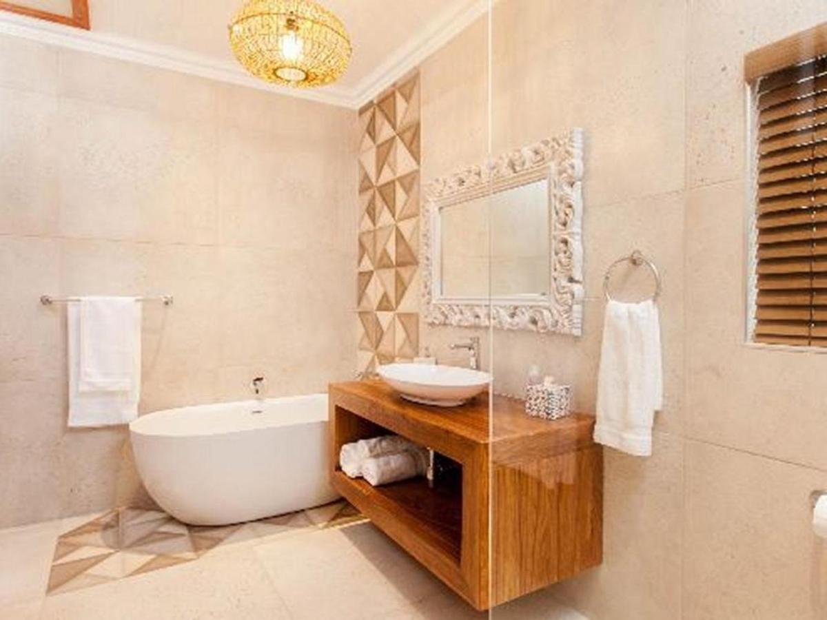 Hotel The Coral Tree à Mbombela Extérieur photo